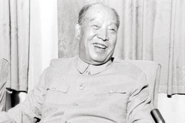 1955年授銜時，負責宣讀10大元帥名單的人，自己卻沒軍銜