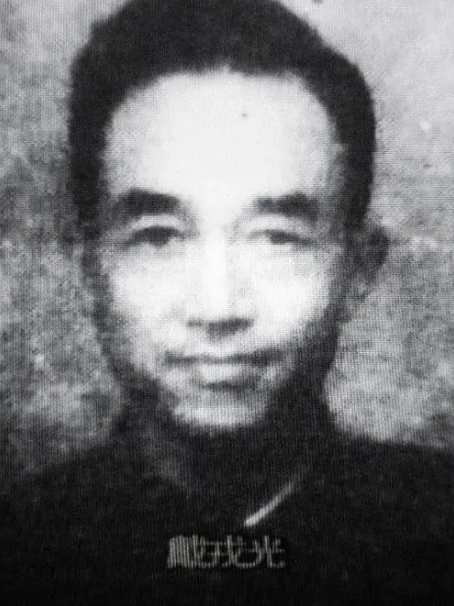 1949年，蔣介石正在別墅午睡，侍衛長推門而入：共軍衝破長江防線