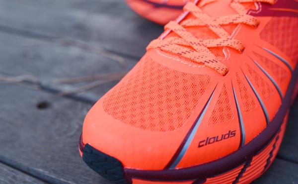 體驗跑步的樂趣-R2雲跑緩減震馬拉松長跑網面運動鞋 體驗跑步的樂趣-R2雲跑緩減震馬拉松長跑網面運動鞋