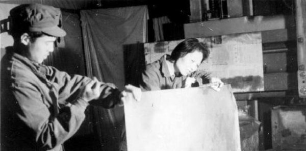 毛主席水晶棺：歷時10個月完成，純度99.9999%，3個工廠合力完成