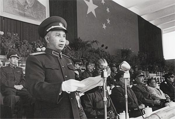 1955年授銜,三位將軍因不滿自己軍銜鬧得最兇,後來獲得什麼軍銜 1955年授銜,三位將軍因不滿自己軍銜鬧得最兇,後來獲得什麼軍銜