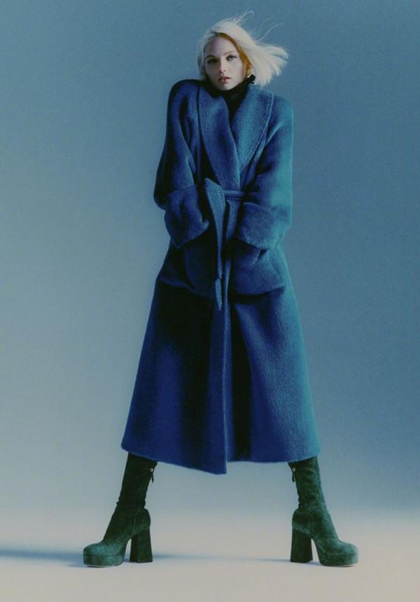 上游時尚｜Alberta Ferretti F/W 2021秋冬大片，冷冽迷離的凌厲摩登氛圍