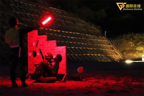 狙擊精兵現場對決,誰能更勝一籌? 狙擊精兵現場對決,誰能更勝一籌?