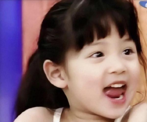 17位女星童年照,你能認出來誰?有人從小美到大,有人女大十八變 17位女星童年照,你能認出來誰?有人從小美到大,有人女大十八變