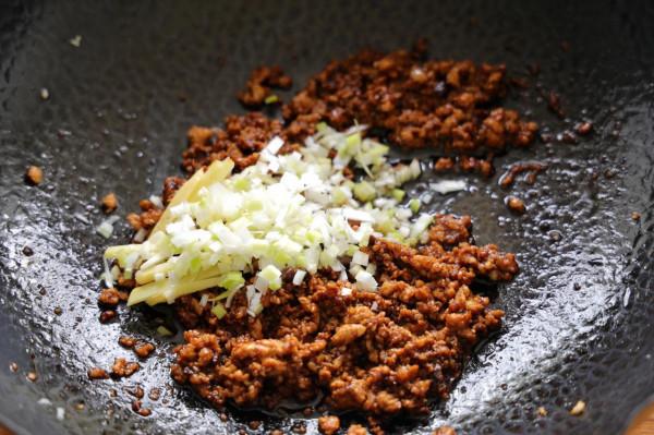 秋天的第一碗麵,一定是肉末醬汁面,省時省力,好吃更過癮 秋天的第一碗麵,一定是肉末醬汁面,省時省力,好吃更過癮