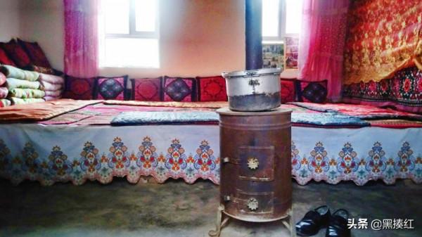 新疆遊記｜喀什博物館裡的老物件：玉燈、瓷盆、薩帕伊、明約勒碑