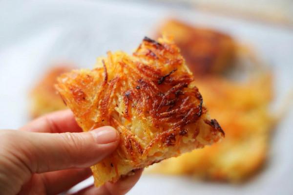 不用和麵的懶人早餐，3個土豆就搞定了，好吃還拉絲