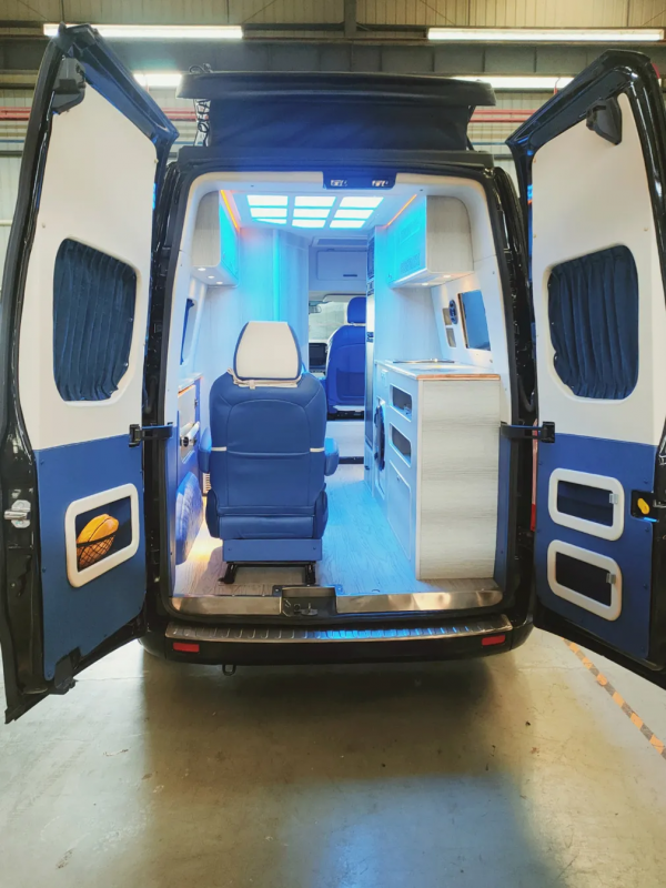 商務風拉滿 帶升降頂!盛合福特全順V362 旅居商務兩兼顧 商務風拉滿 帶升降頂!盛合福特全順V362 旅居商務兩兼顧