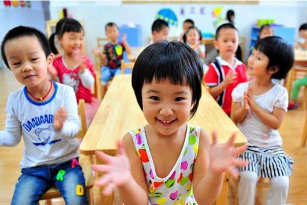 孩子3歲就要上幼兒園？你別弄錯了，孩子能不能入園年齡不是關鍵
