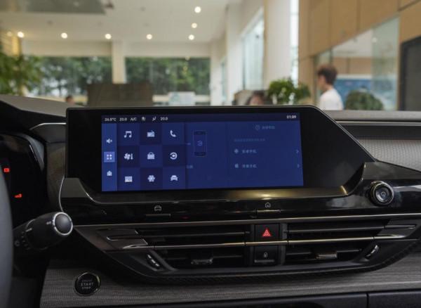 買車最終繞不開轎車、SUV、MPV，這三款價格15萬左右，省油還實用