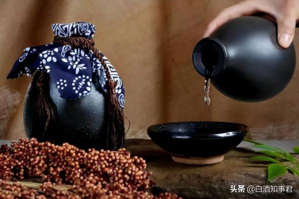 老一輩人喝酒都燙一下,有什麼用?從古流傳下來的規矩你知道嗎? 老一輩人喝酒都燙一下,有什麼用?從古流傳下來的規矩你知道嗎?