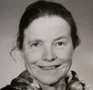 英國108歲老姑娘，獨自生活80年，她說：相對男人，我寧願孤獨