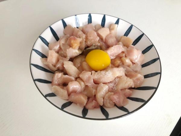 做宮保雞丁掌握“2用3部曲”，肉質鮮嫩，麻辣酥香又美味