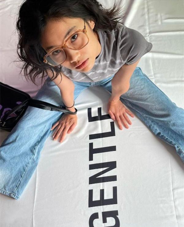 被《魷魚遊戲》女主驚豔，現實中是一名模特，穿衣風格冷冽且帥氣