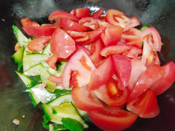 西紅柿新吃法,冬天3樣食材一起炒,出鍋鮮香味道好,家人喜歡吃 西紅柿新吃法,冬天3樣食材一起炒,出鍋鮮香味道好,家人喜歡吃