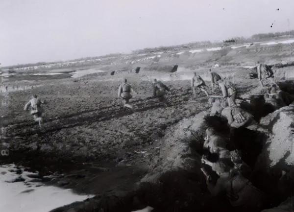 魯南軍區擊斃混世魔王，山東人民欣喜若狂，抬著屍體遊行洩憤