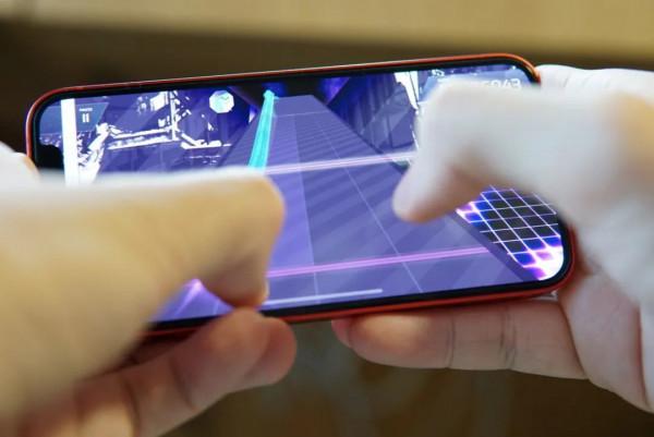 從5499元降至3399元，小屏黨最後的堅持，iPhone也來玩跳水