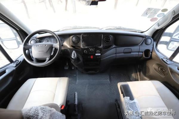 省油便宜隔音好！4床6座佈局！退休老兩口用的輕量化初級版房車