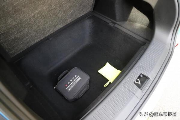 新車｜底盤質感出色，外觀內飾更顯檔次！試駕新款小鵬G3i