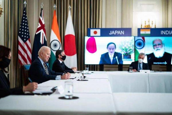 這根“刺”，該拔了！日本準航母跟蹤遼寧艦，針對中方建導彈基地