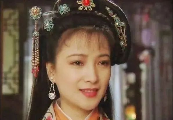 10位內地古裝美人今昔對比，有人曾鋃鐺入獄，有人因太美險被毀容