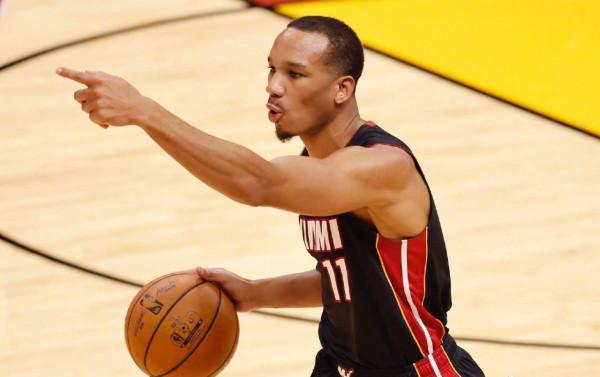 NBA三訊息！冠軍後衛簽約開拓者，神射手退役，布拉德利被放棄