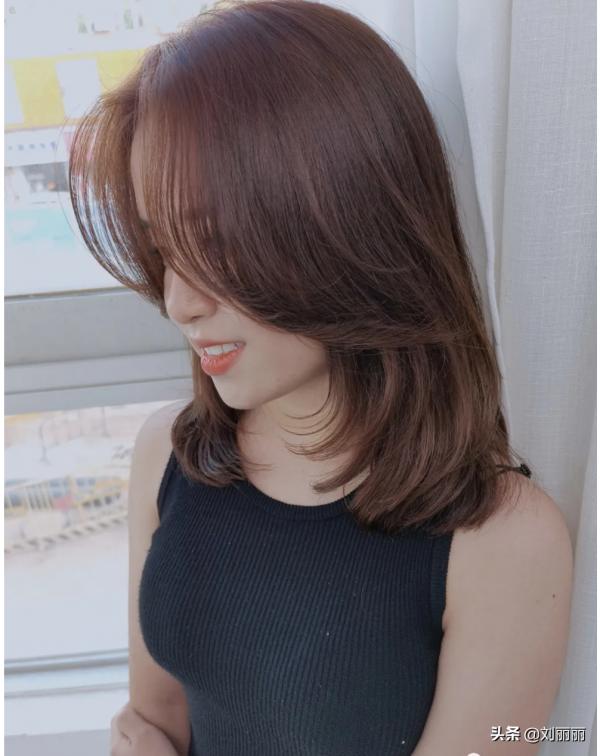 髮型別再亂剪了，新人氣女發20款送給大家，很美很心動