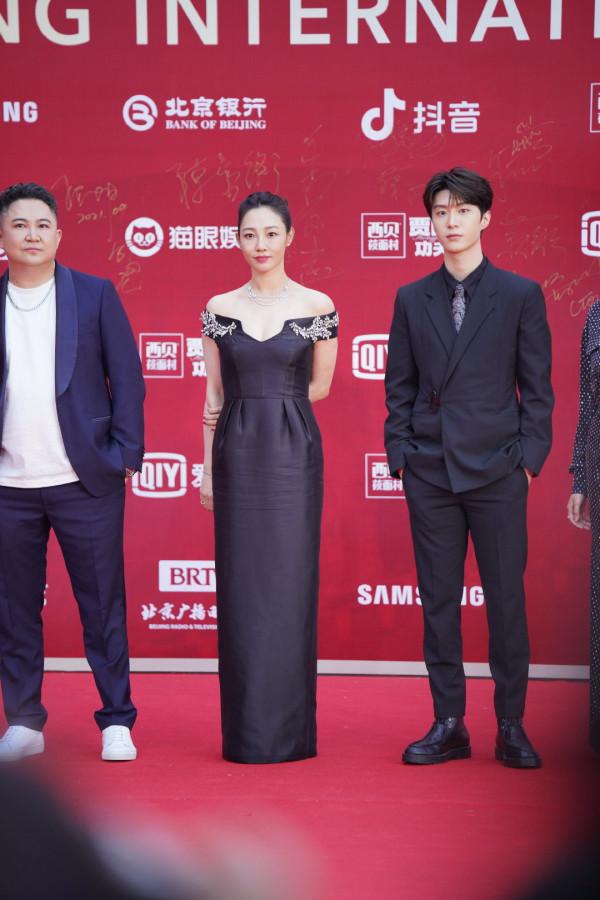 白百何今日亮相北京國際電影節開幕式紅毯 白百何今日亮相北京國際電影節開幕式紅毯