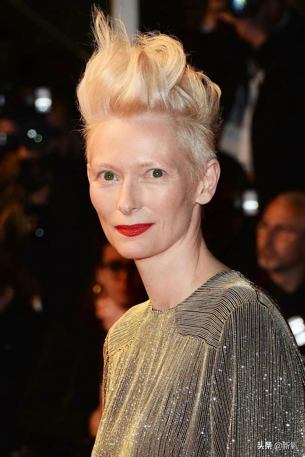 作為合影“殺手”，她到底贏在哪裡？