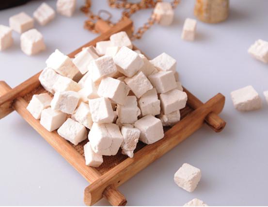 茯苓，長在松根上的真菌藥