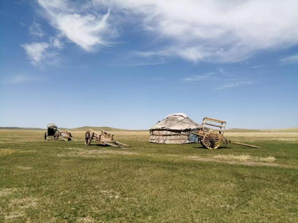 為遠方的客人編一首白色的歌（配圖組詩）