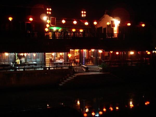 一個人的水鄉行：西塘，夜色裡的邂逅