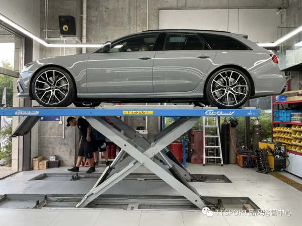 改裝案例 | 奧迪RS6升級前十後四陶瓷剎車套裝 改裝案例 | 奧迪RS6升級前十後四陶瓷剎車套裝