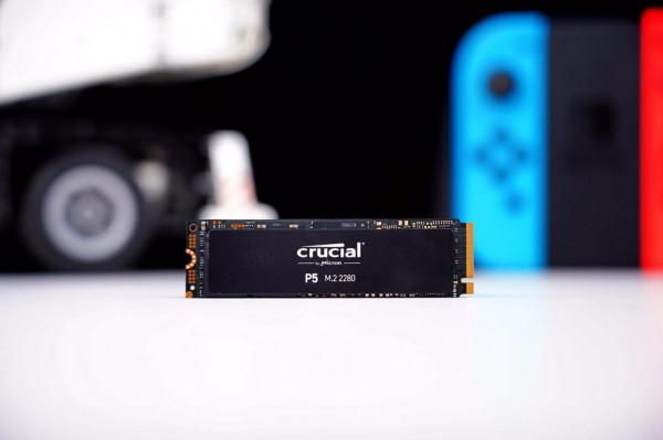 當英睿達P5遇到擁有專利的安鈦克DF700 FLUX機箱,新的篇章開始了 當英睿達P5遇到擁有專利的安鈦克DF700 FLUX機箱,新的篇章開始了