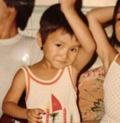 為還鉅債出道的10位明星,有2人還父母賭債,有5人因家裡生意失敗 為還鉅債出道的10位明星,有2人還父母賭債,有5人因家裡生意失敗