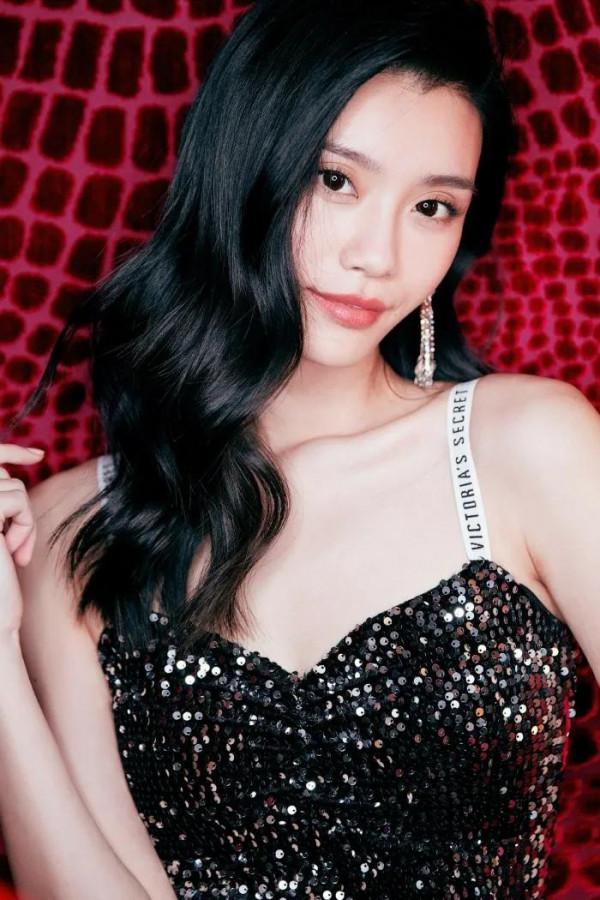 郭碧婷VS奚夢瑤美照:同為豪門貴婦,你更加喜歡誰呢? 郭碧婷VS奚夢瑤美照:同為豪門貴婦,你更加喜歡誰呢?