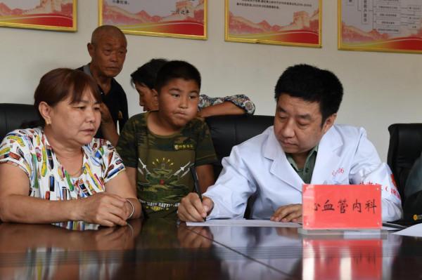 從醫30多年來,致力於複雜冠脈病變的研究和治療——汝磊生:奉獻和創新 只為“心”生 從醫30多年來,致力於複雜冠脈病變的研究和治療——汝磊生:奉獻和創新 只為“心”生