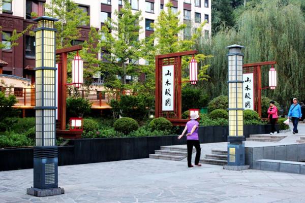 遼東山區一座深藏不露酷似日本建築風情的街巷小區 遼東山區一座深藏不露酷似日本建築風情的街巷小區