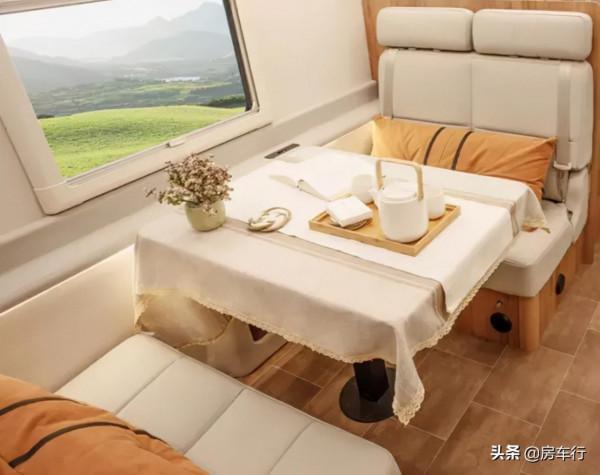 超大車內空間，坐擁舒適睡眠，上汽大通MAXUS生活家H60輕卡房車