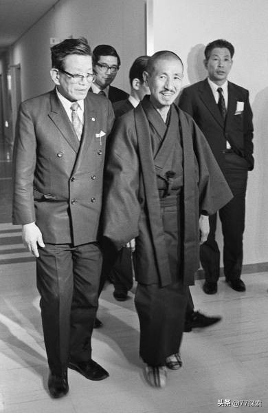 最後投降的一個日本兵,在海島上頑抗30年,投降後竟成了英雄 最後投降的一個日本兵,在海島上頑抗30年,投降後竟成了英雄