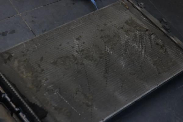 怪獸修車：翻新一輛“破爛不堪”的吉普指南者，滿血復活變新車