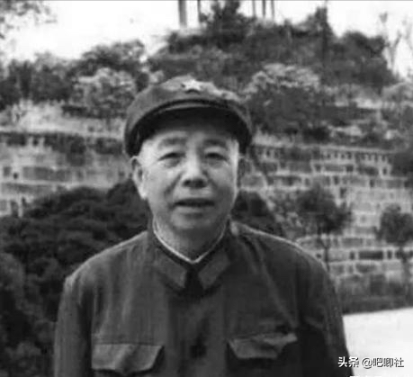 這位中將和楊勇同一天病故，鄧小平批示：他倆的治喪通盤考慮安排