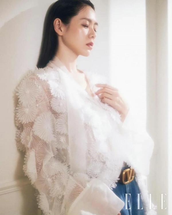 孫藝珍ELLE畫報，此次畫報是官宣結婚後第二天拍攝的 狀態好好 好美