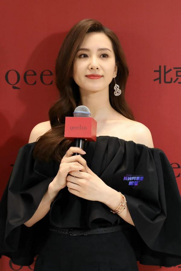 晚間娛樂——王一博、易烊千璽、楊洋、龔俊、張傑、白舉綱