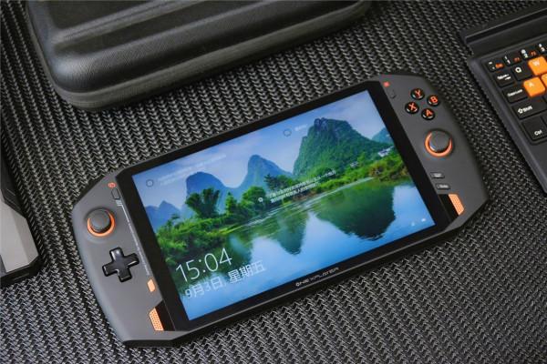 國產搞新花樣,推出PC遊戲掌機!能在公交地鐵上滿幀玩3A遊戲 國產搞新花樣,推出PC遊戲掌機!能在公交地鐵上滿幀玩3A遊戲