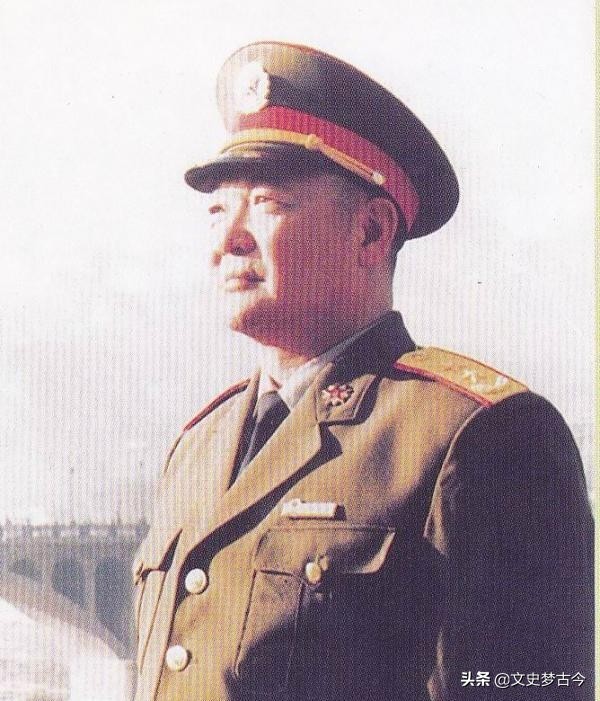 1988年實行新軍銜制，濟南軍區正、副司令員，授予什麼軍銜？