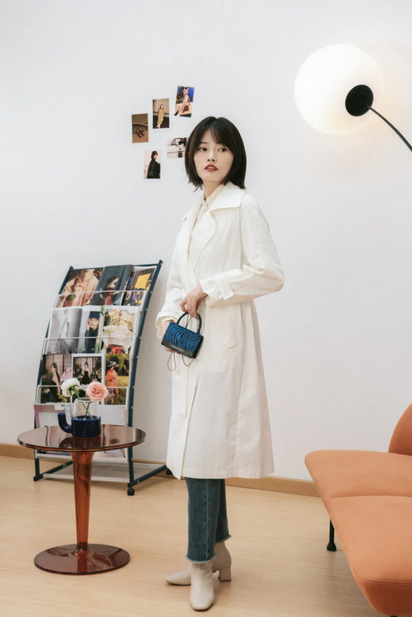 現在的品牌怎麼回事,這衣服也能賣2千? 現在的品牌怎麼回事,這衣服也能賣2千?