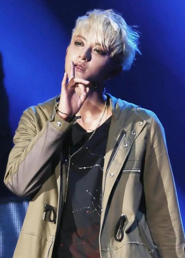 頂級男神黃子韜，帥成漫畫裡的人物