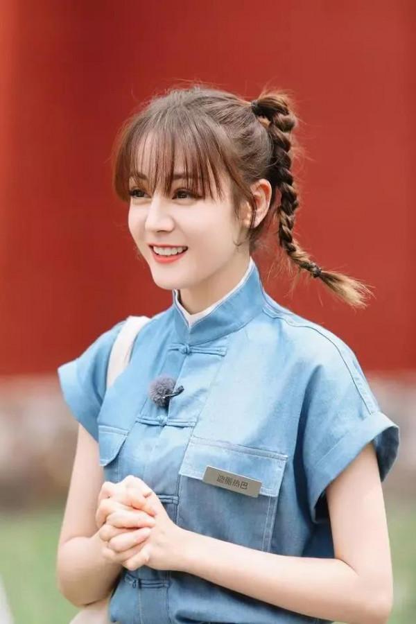 迪麗熱巴，出水芙蓉，美麗動人