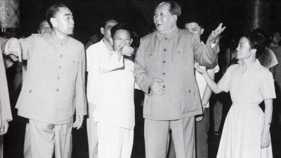 百艘軍艦硬闖中國,毛主席警告多次無果,隨後一聲令下直接開炮 百艘軍艦硬闖中國,毛主席警告多次無果,隨後一聲令下直接開炮